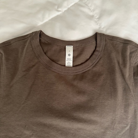 Lululemon Cotton-Blend Tee NWT Size 2 - Picture 4 of 4